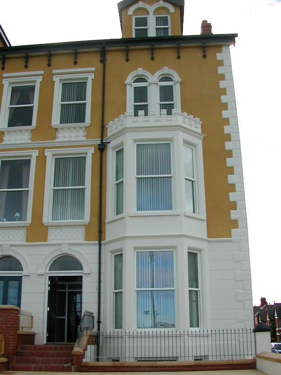 Ocean View Rhyl Exterior photo